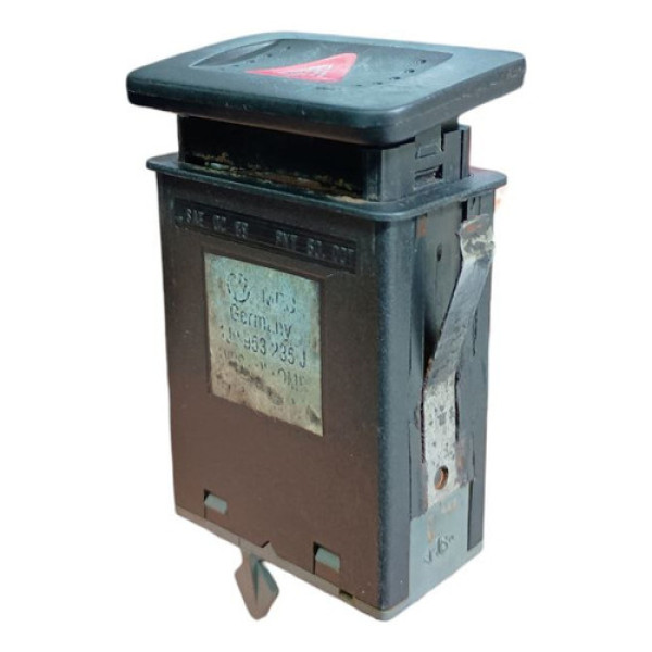 Interruptor Botao Comando Pisca Alerta Volks Bora 2000 2014